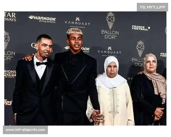 亚马尔父亲与年轻女友订婚引发广泛讨论 亚马尔父亲与年轻女友订婚引发广泛讨论