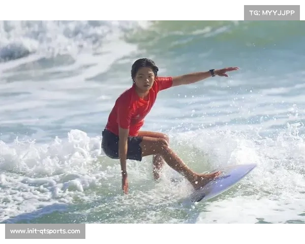 中国冲浪队首获世界联盟青少年组冠军